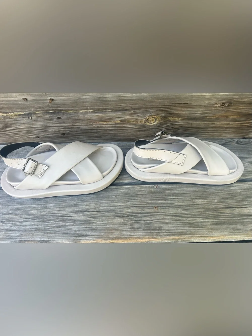 Kkerelé Tira Beige Leather Sandal - Picture 4 of 7